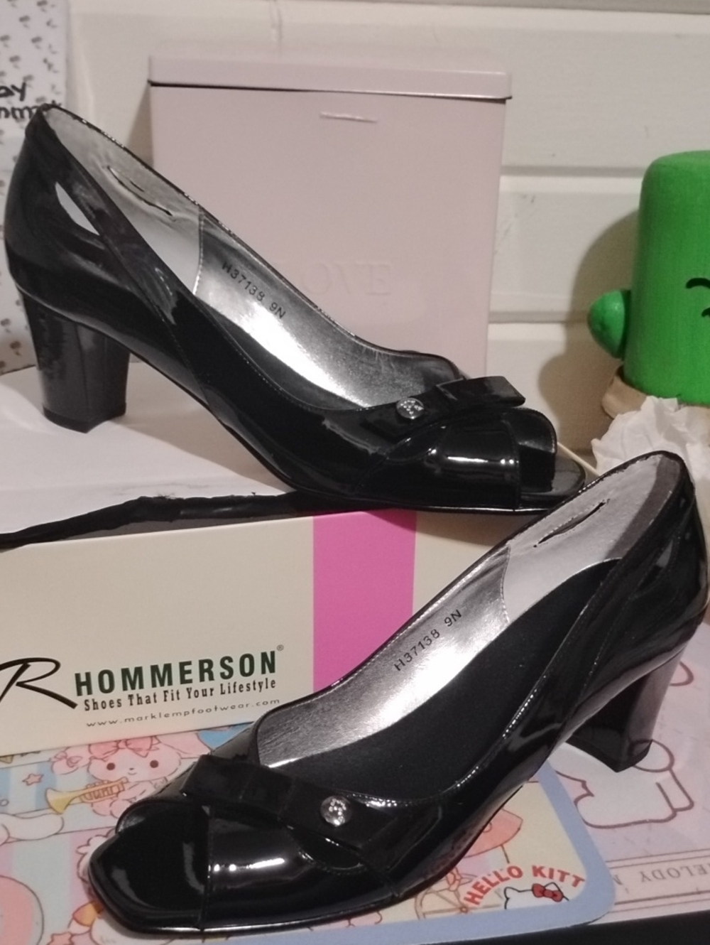 Ros Hommerson Black Patent Peep Toe Block Heels with Bow Accent Size 9N